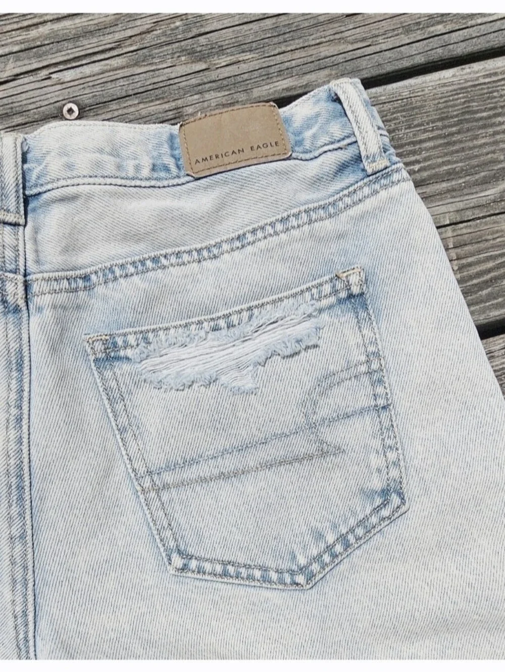 American Eagle Mom Denim Jean Shorts Distressed Shredded Fade Sz 2